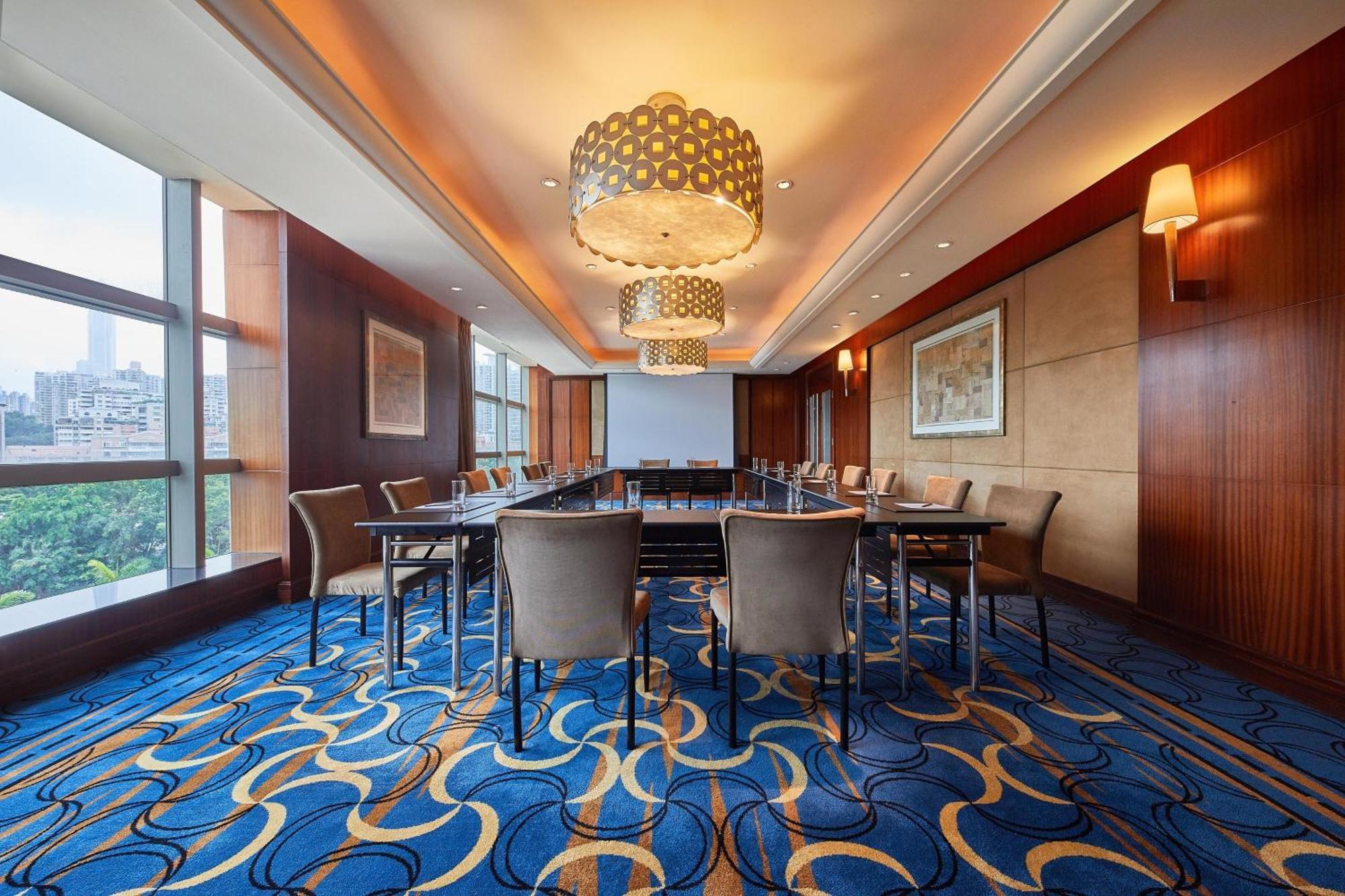 酒店 Four Points By Sheraton 5*