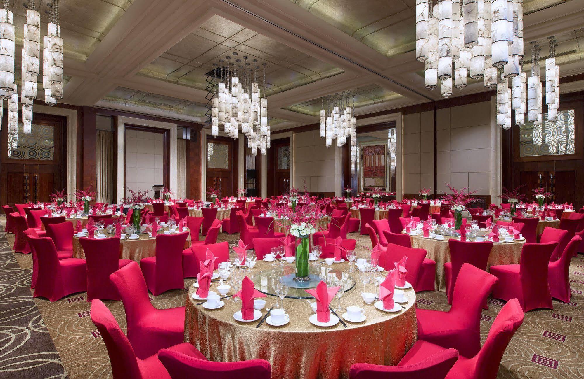 Four Points By Sheraton 酒店 5*